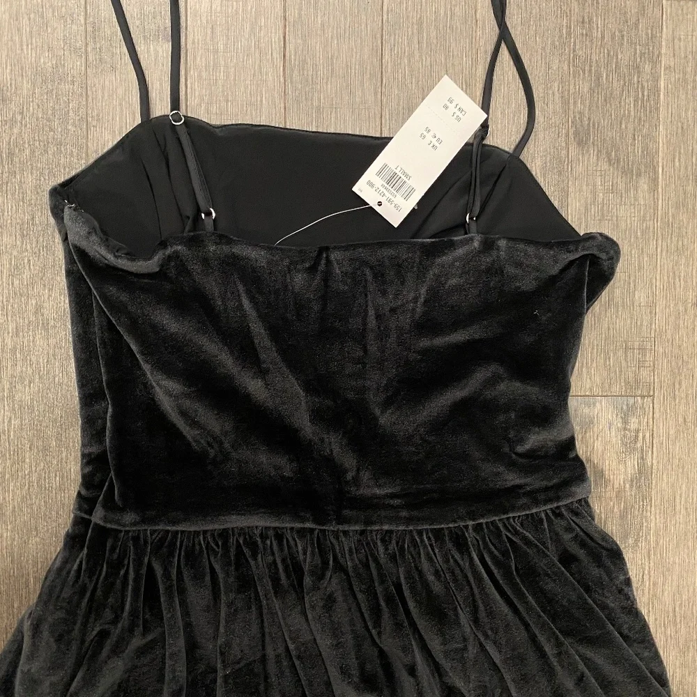 Abercrombie & Fitch Velvet Bubble Hem Dress - Picture 6 of 10